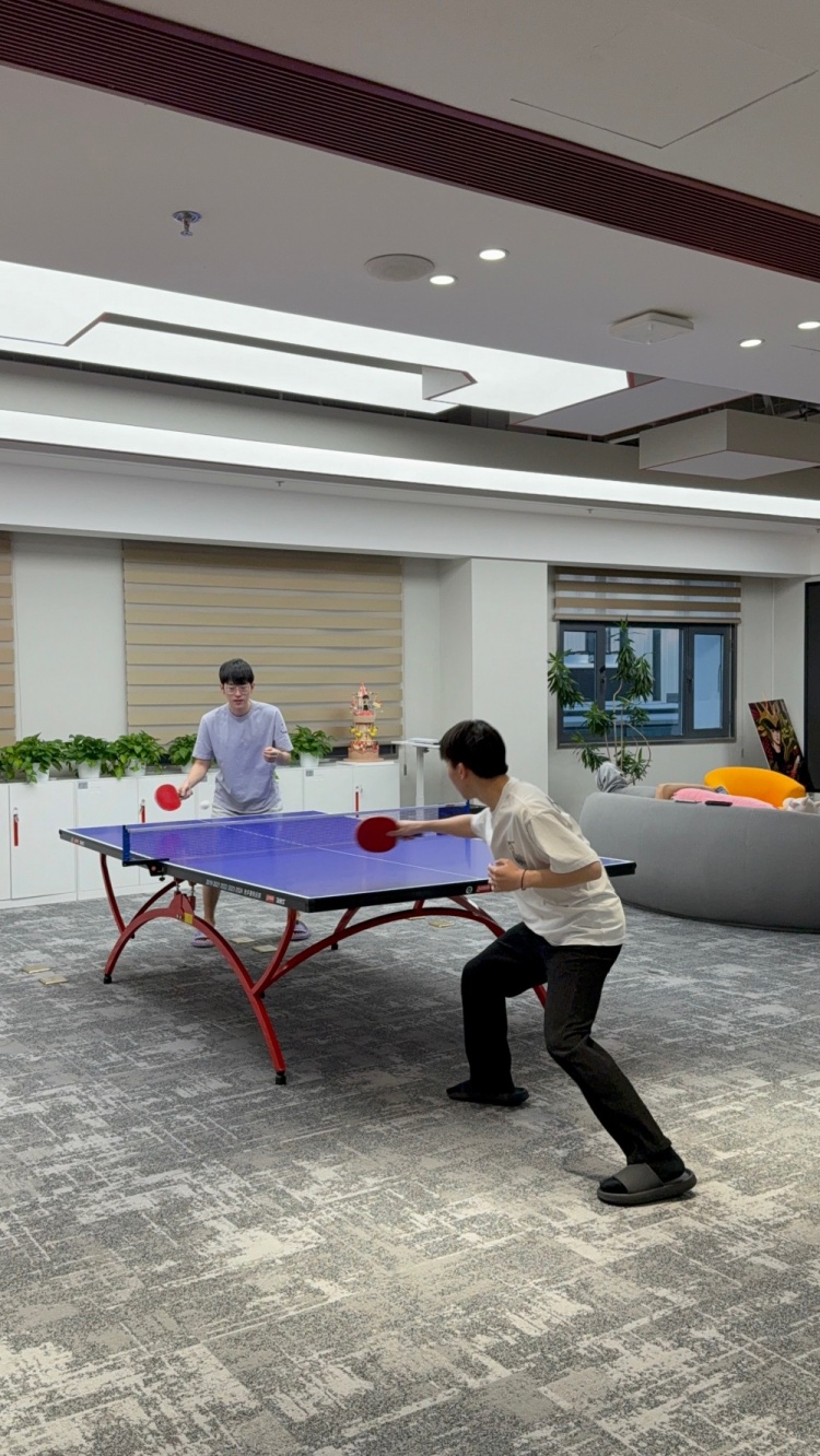 中继续保持